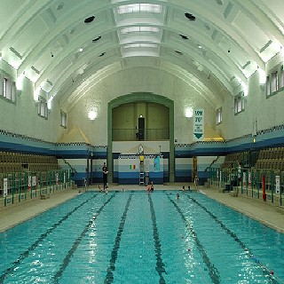 Queen's Leisure Centre